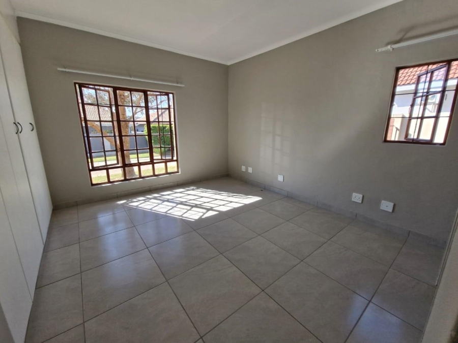 To Let 3 Bedroom Property for Rent in Meerhof North West